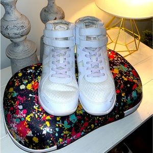 Infinity Beast Mid-top cheer shoes